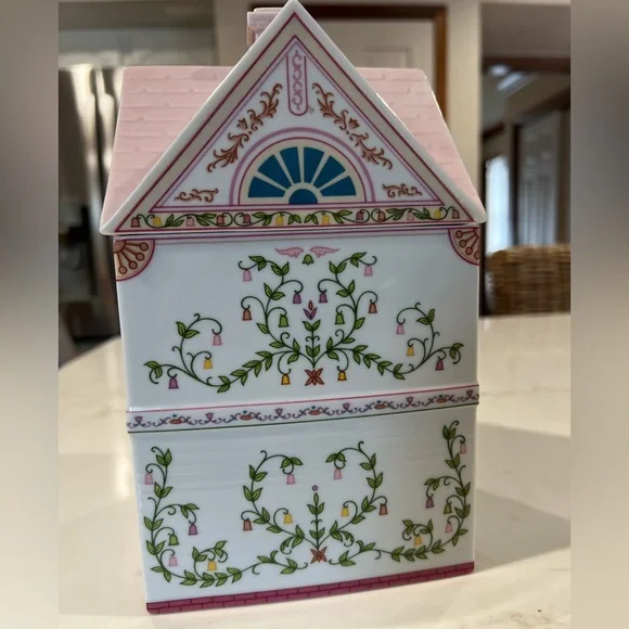 Lenox Village Sugar Canister - 1990 - Picture 2 of 8